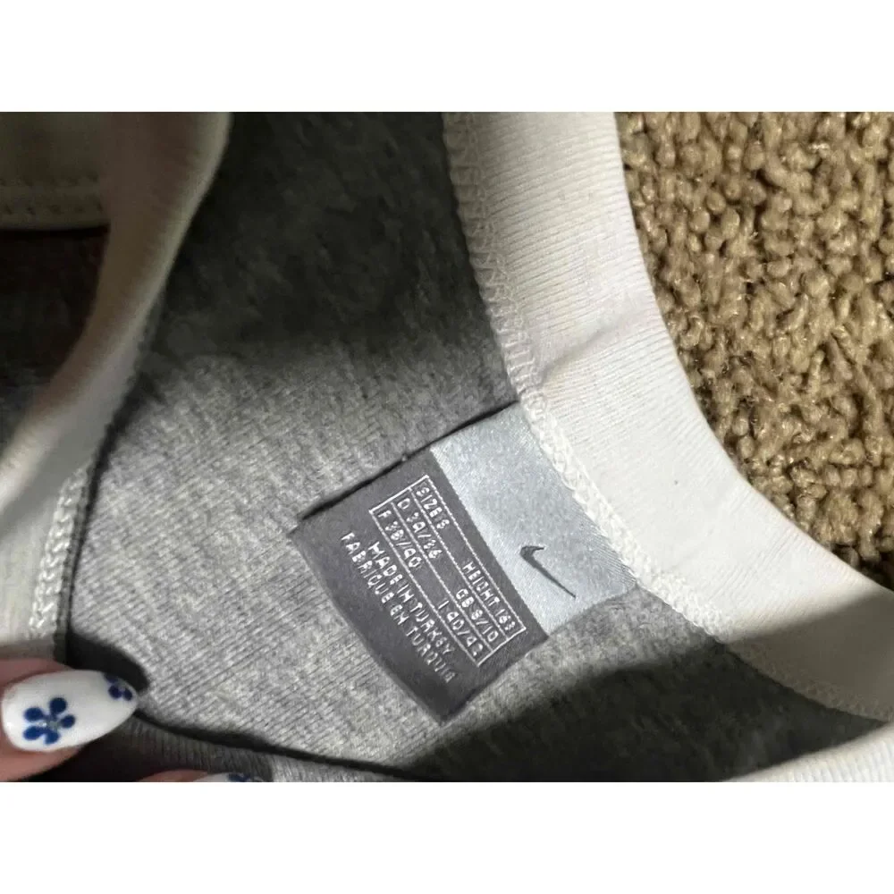 Nike Gray Sleeveless Scoop Neck Logo Tank Top Womens Size S - Picture 3 of 5